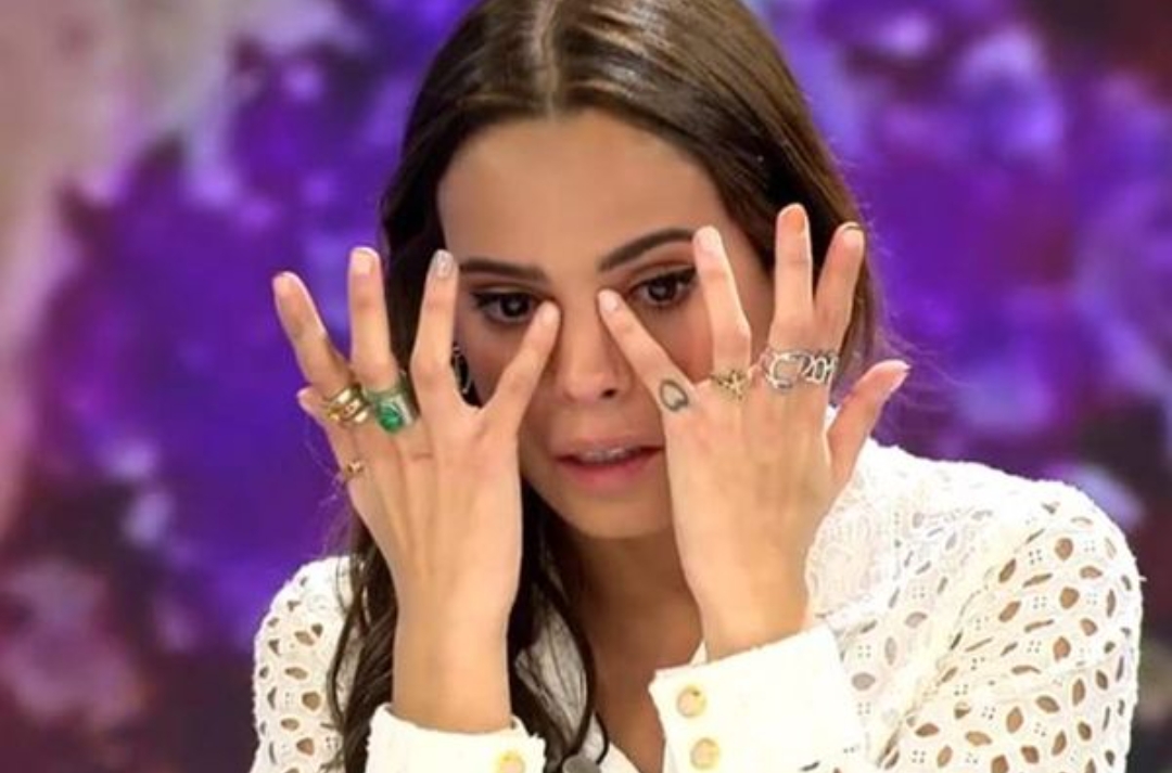 Gloria Camila hundida por la que le está cayendo tras descubrirse que es la responsable de la depresión de Ana María Aldon