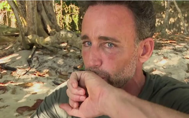 Alvaro Muñoz Escassi cuenta en Supervivientes la locura que ha hecho por amor por Sheila Casas